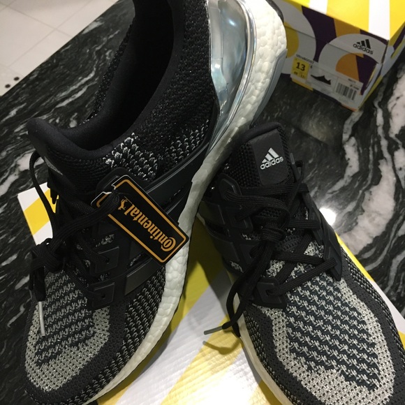 Adidas Ultra Boost Silver Medal 3.0 Size 13 - Picture 4 of 8